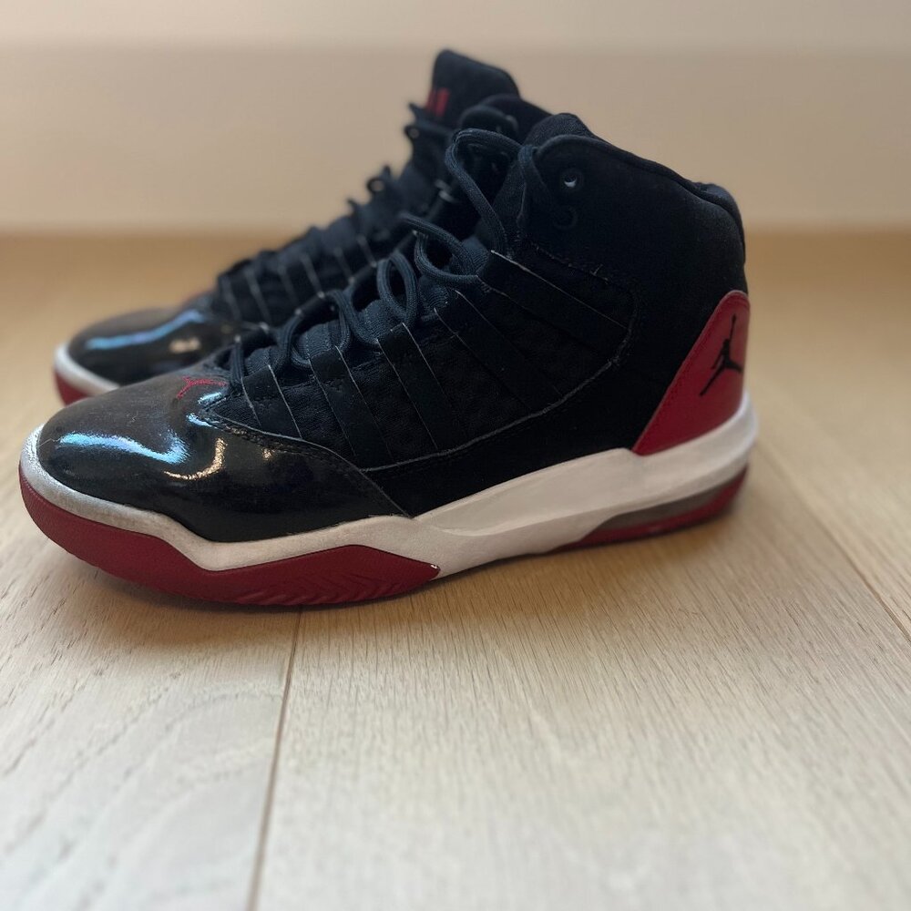 Jordan Kids Black and Red Sneakers